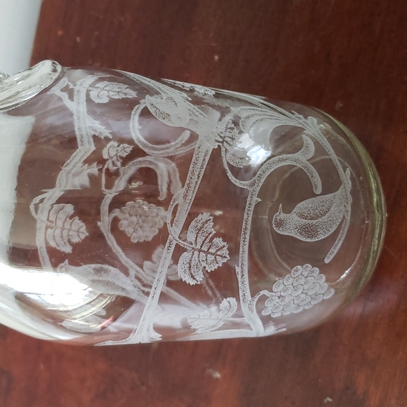 1988 Paul Masson Norman Kosarin Wine Decanter Carafe Etched Birds, Vines… - Picture 10 of 13
